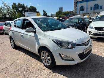 Used Hyundai i20 2014 for sale - 79362240: Photo