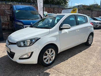 Used Hyundai i20 2014 for sale - 79362240: Photo