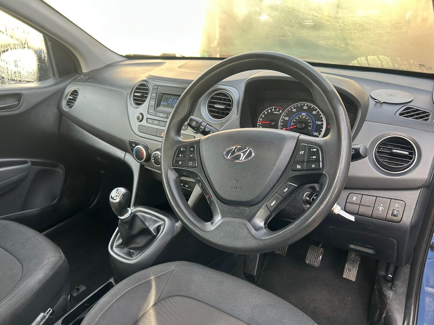 Used Hyundai i10 2017 for sale - 77386964: Photo 11