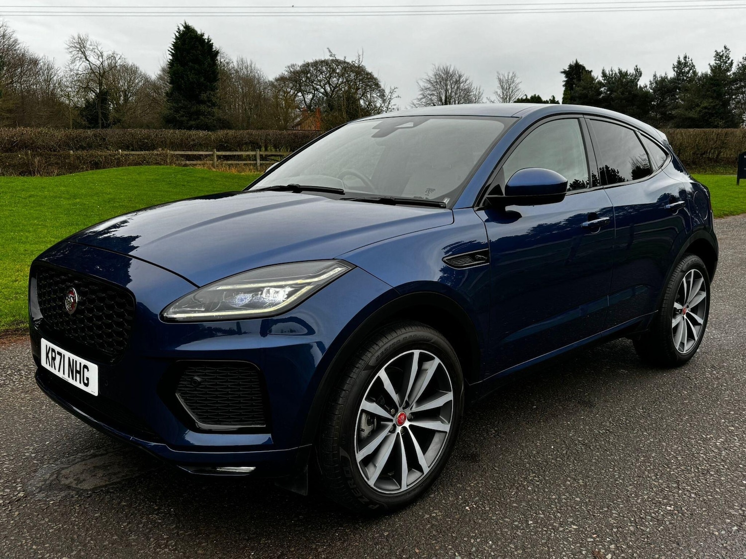 Used Jaguar E-Pace 2021 for sale - 76485391: Photo 2