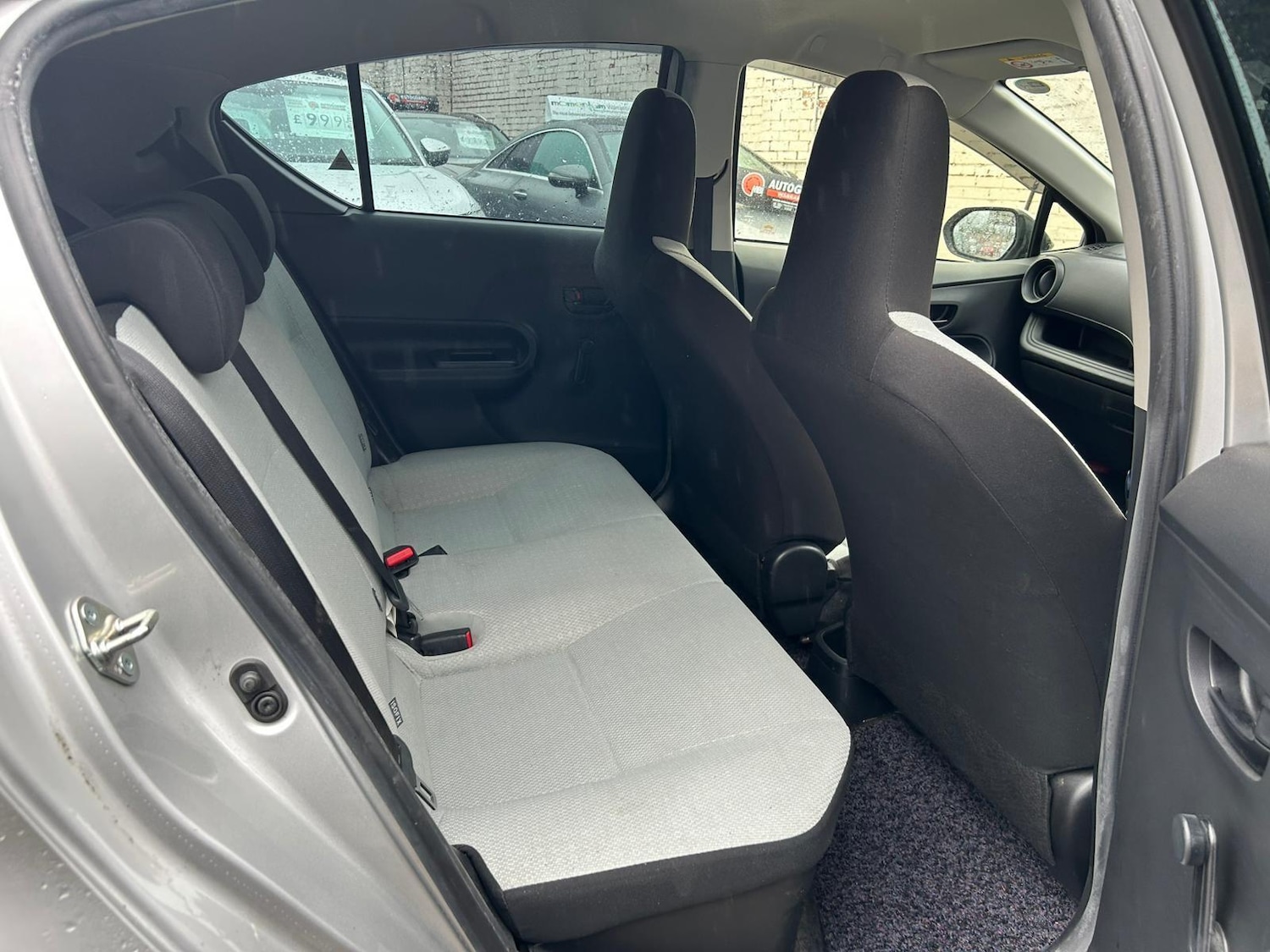 Used Toyota Aqua 2026 for sale - 77549764: Photo 12