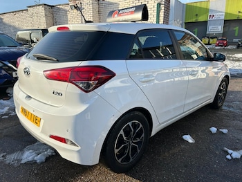 Used Hyundai i20 2017 for sale - 77097391: Photo
