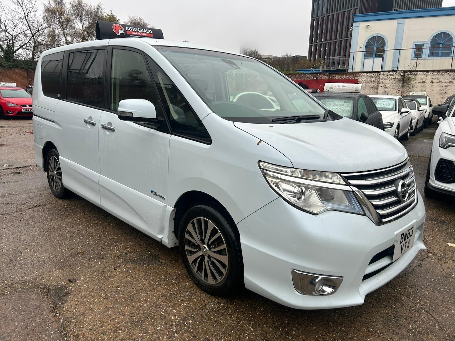 Used Nissan Serena for sale - 76585291: Photo 1