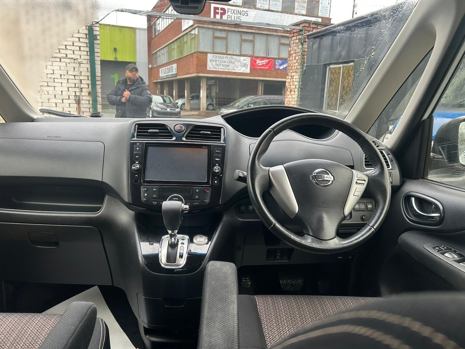 Used Nissan Serena for sale - 76585291: Photo 10