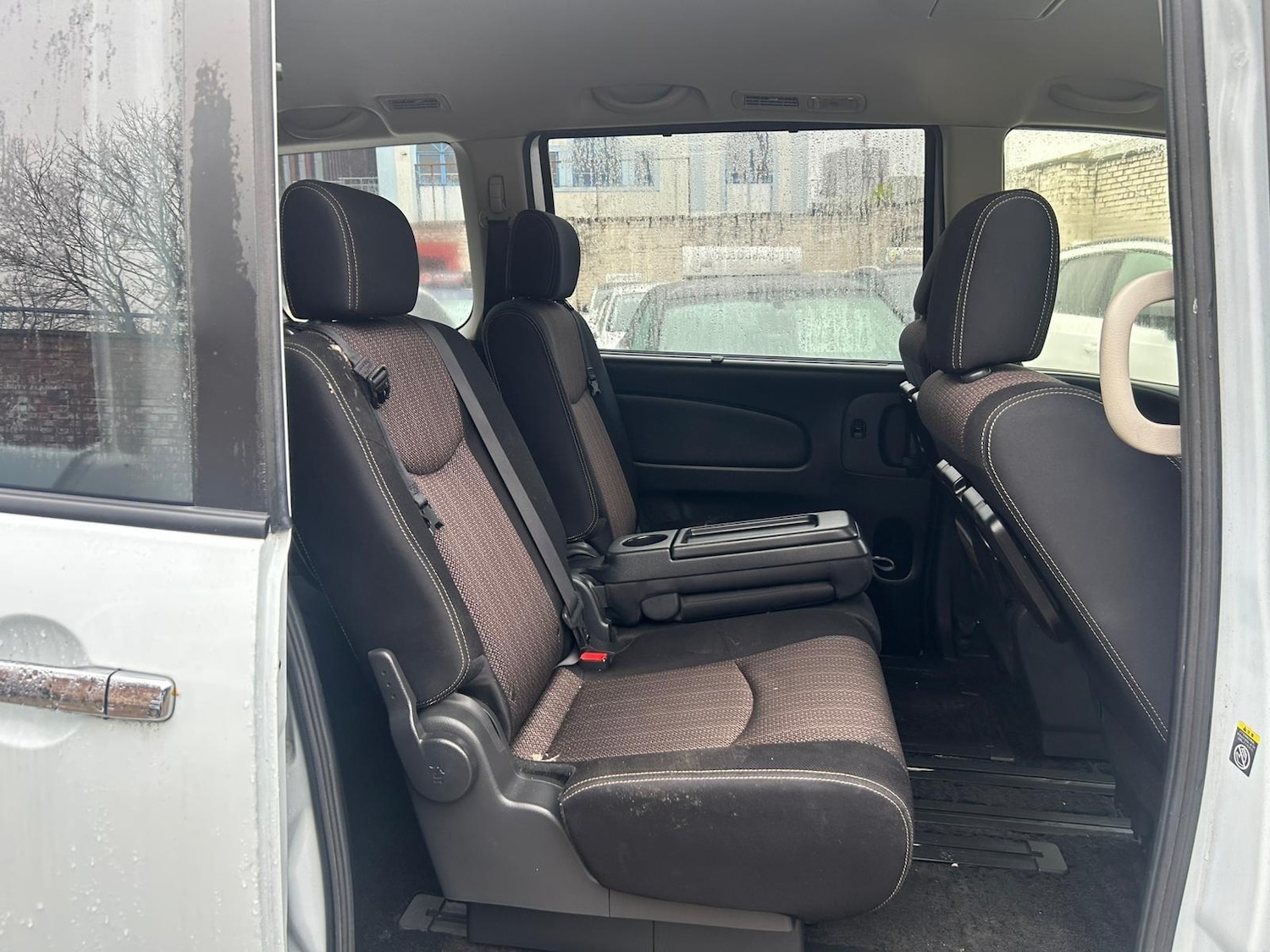 Used Nissan Serena for sale - 76585291: Photo 13