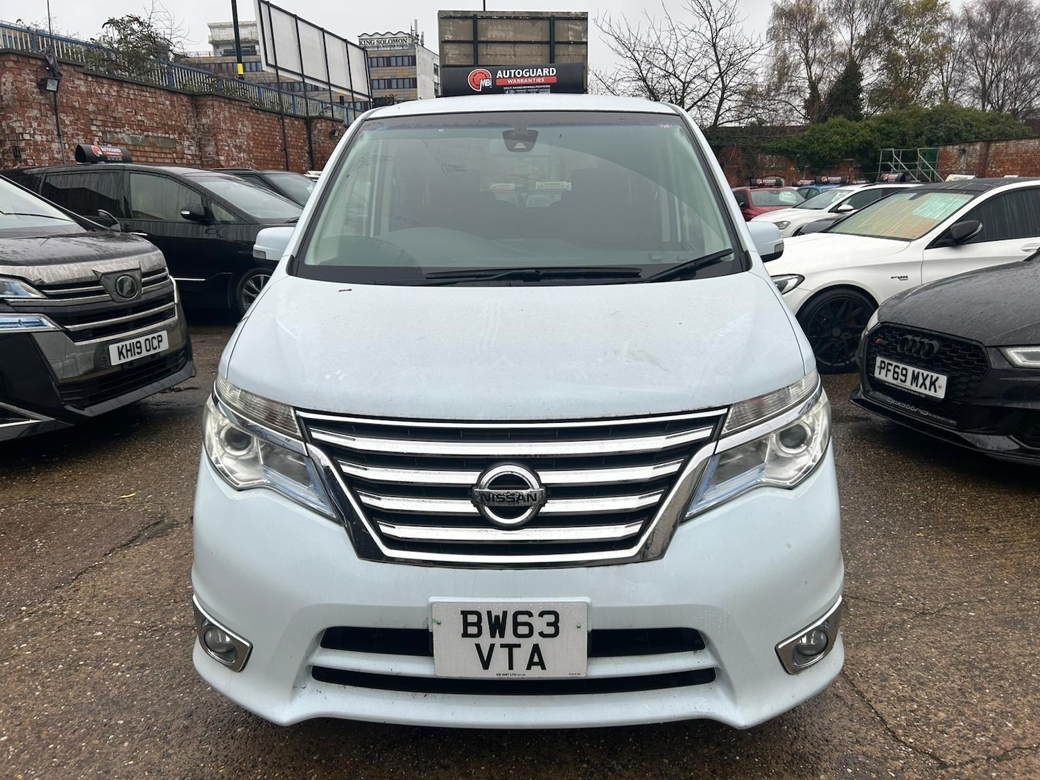 Used Nissan Serena for sale - 76585291: Photo 6