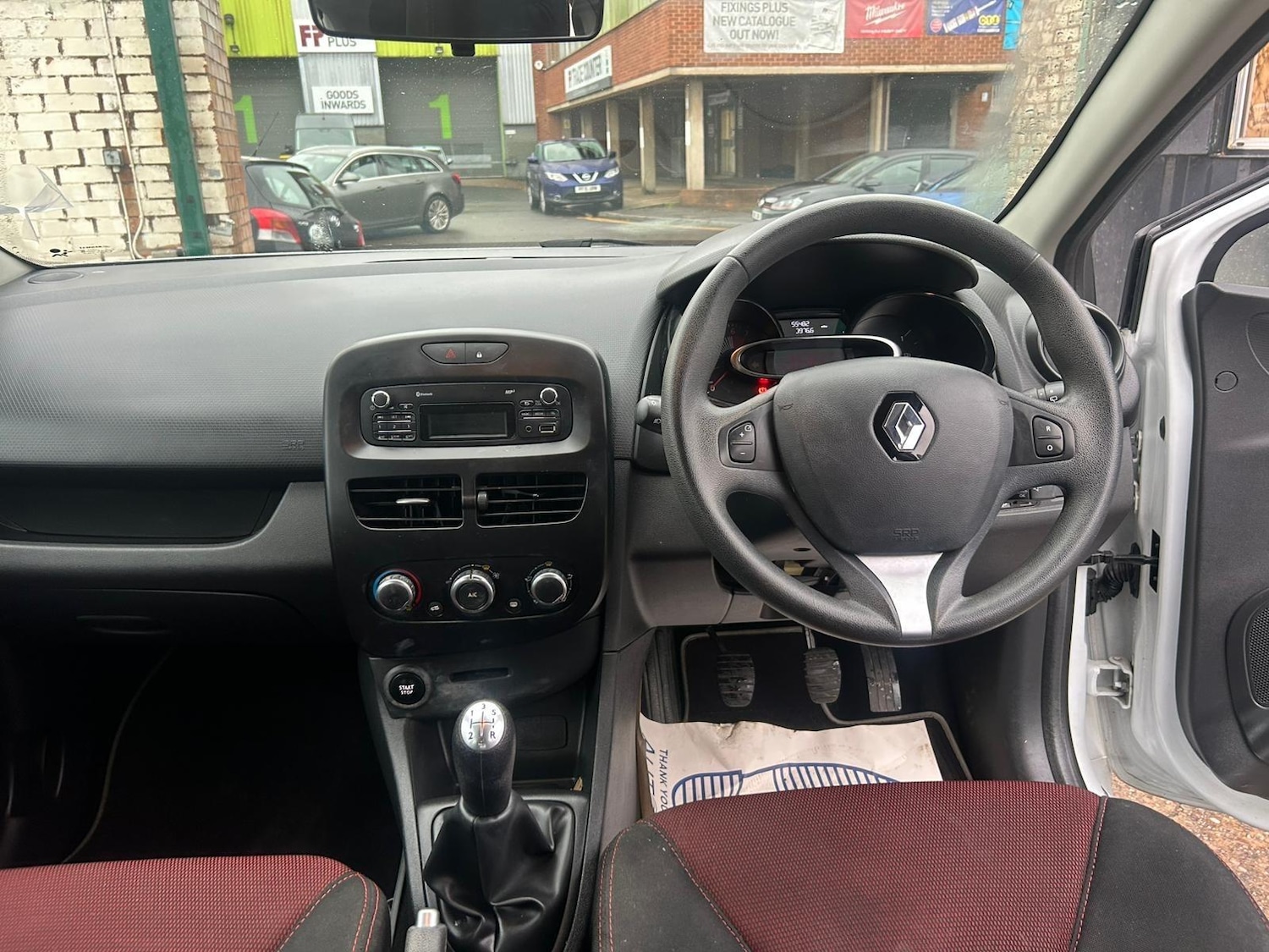 Used Renault Clio 2016 for sale - 76742944: Photo 11