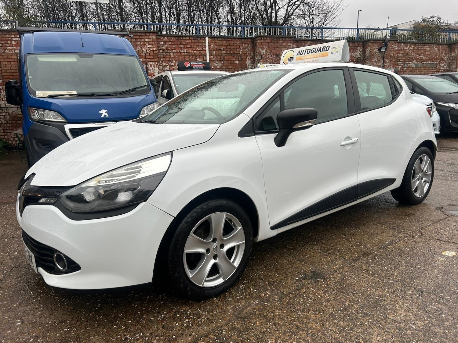 Used Renault Clio 2016 for sale - 76742944: Photo 4