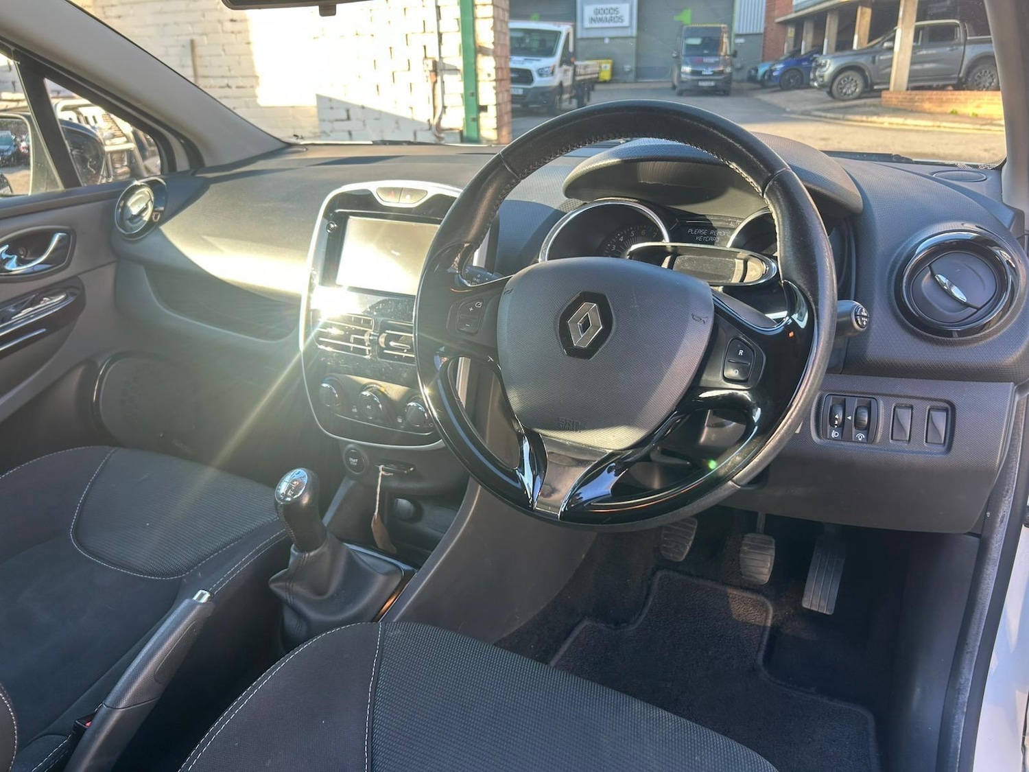 Used Renault Clio 2014 for sale - 77203685: Photo 10