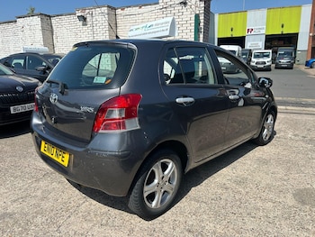 Used Toyota Yaris 2010 for sale - 79093520: Photo