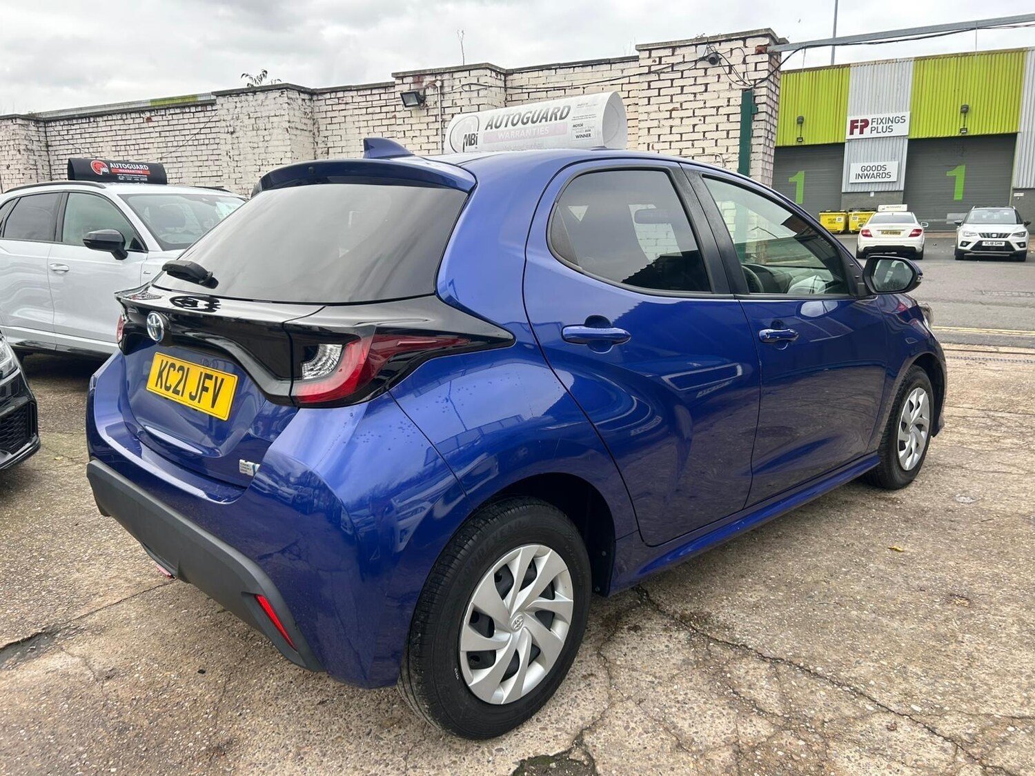 Used Toyota Yaris for sale - 76592812: Photo 5