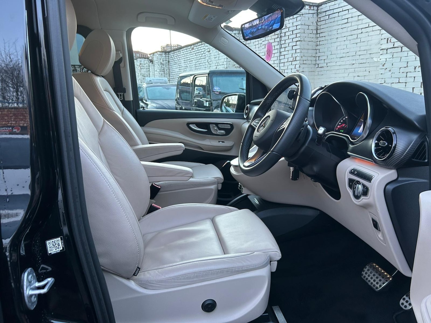 Used Mercedes-Benz V-Class 2024 for sale - 76752602: Photo 11