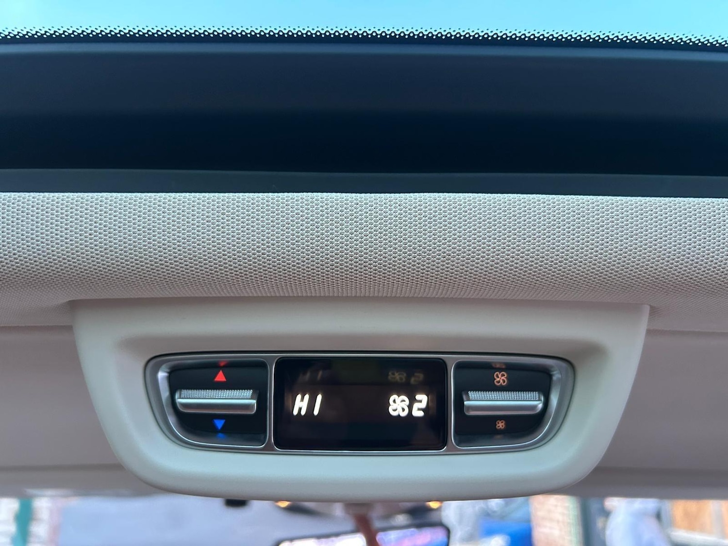 Used Mercedes-Benz V-Class 2024 for sale - 76752602: Photo 17