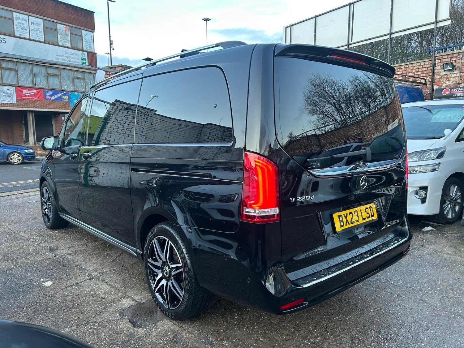 Used Mercedes-Benz V-Class 2024 for sale - 76752602: Photo 5