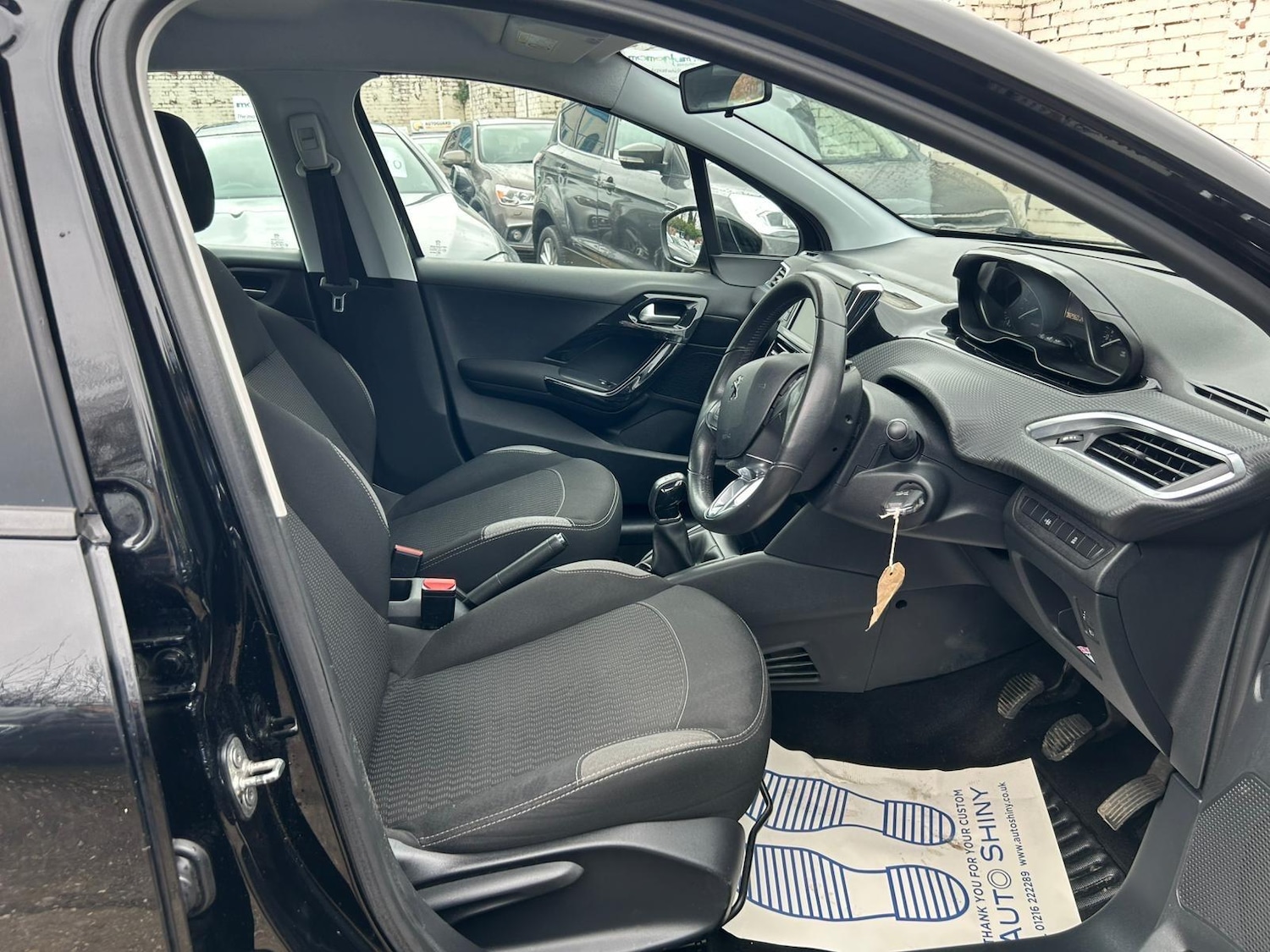 Used Peugeot 208 2016 for sale - 77658117: Photo 10