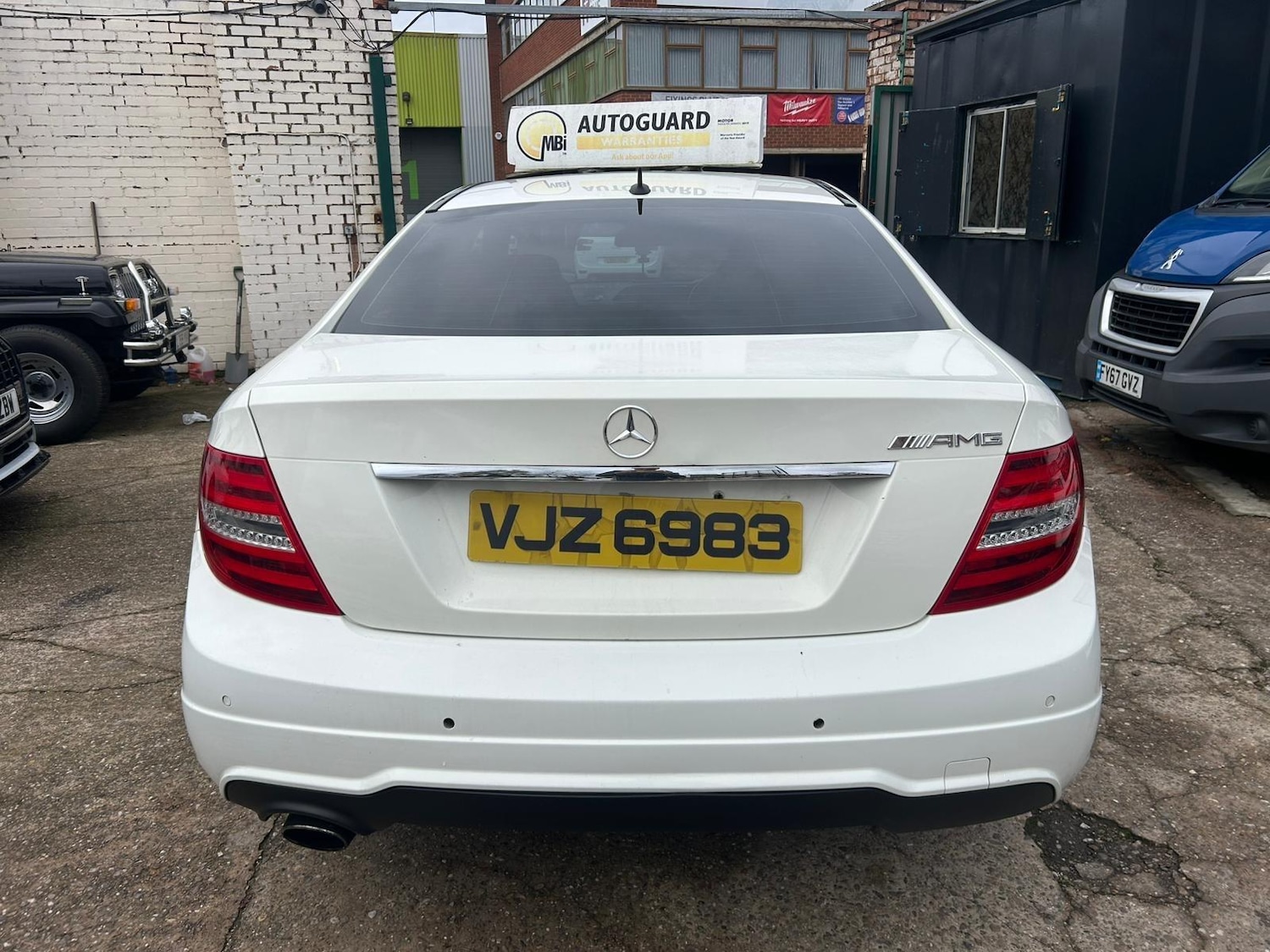 Used Mercedes-Benz C Class 2011 for sale - 77216309: Photo 8