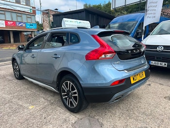 Used Volvo V40 Cross Country 2017 for sale - 79248641: Photo