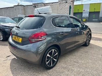 Used Peugeot 208 2018 for sale - 79039035: Photo