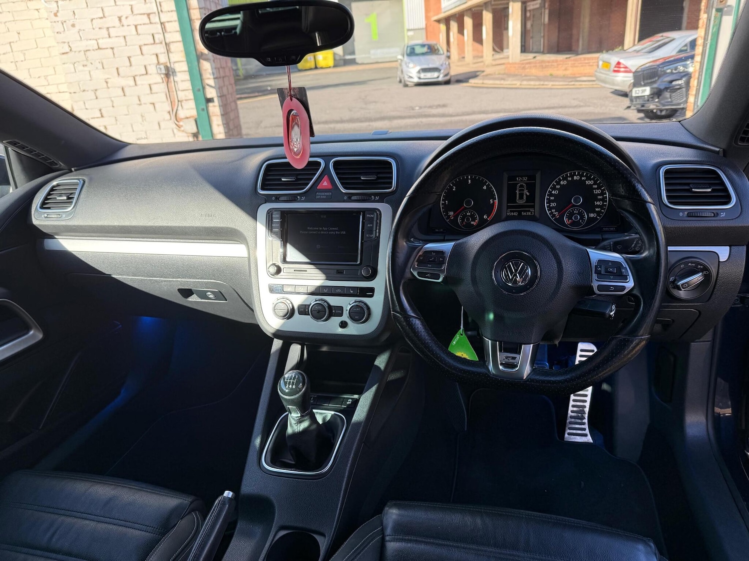 Used Volkswagen Scirocco 2014 for sale - 76441360: Photo 10