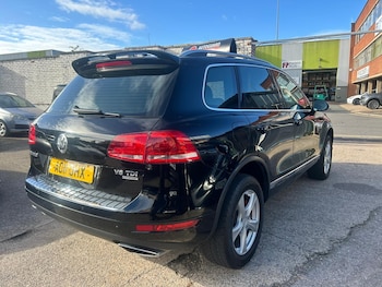 Used Volkswagen Touareg 2011 for sale - 76377437: Photo