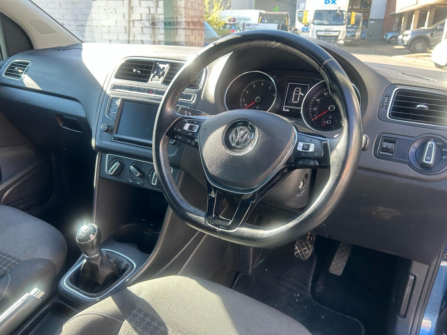 Used Volkswagen Polo 2017 for sale - 76990099: Photo 10