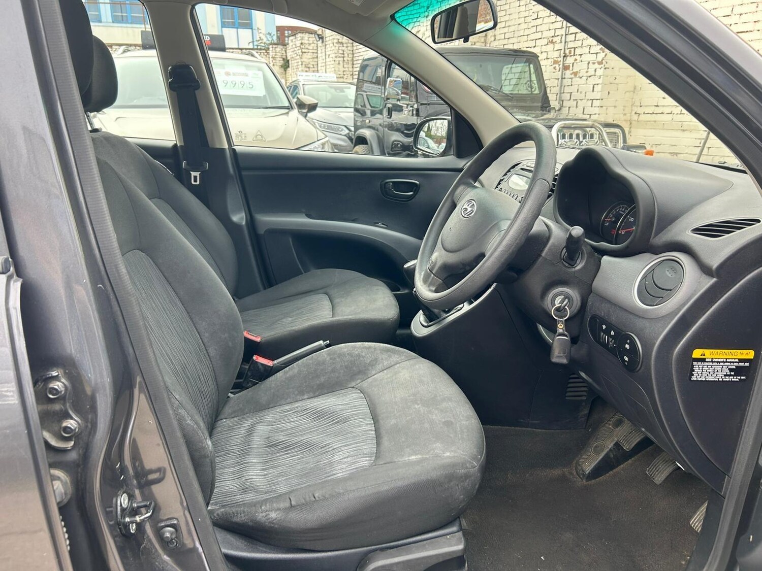 Used Hyundai i10 2012 for sale - 77585973: Photo 10