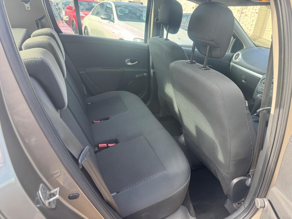 Used Renault Clio 2009 for sale - 76072289: Photo 12