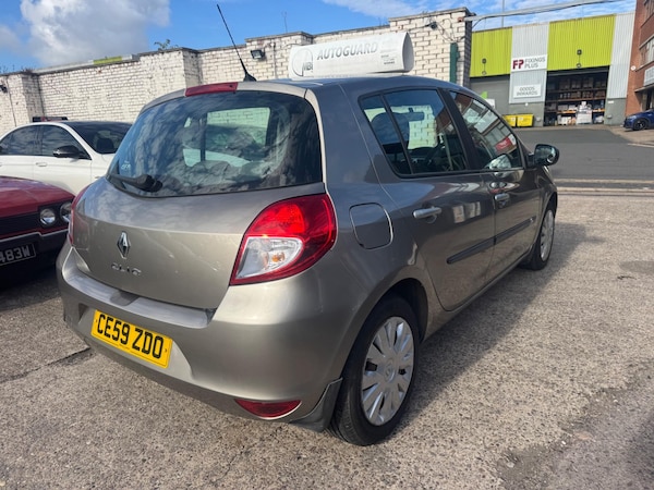 Used Renault Clio 2009 for sale - 76072289: Photo 4