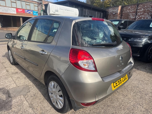 Used Renault Clio 2009 for sale - 76072289: Photo 5