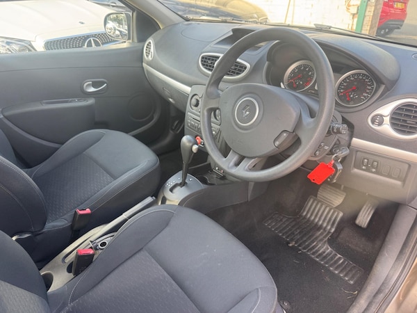 Used Renault Clio 2009 for sale - 76072289: Photo 9