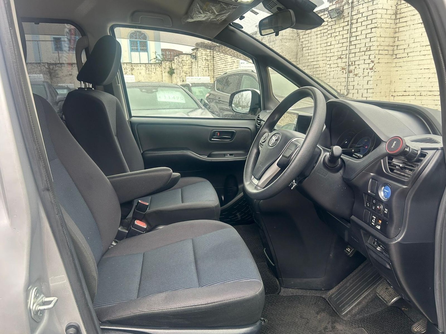 Used Toyota Voxy 2024 for sale - 78006518: Photo 11