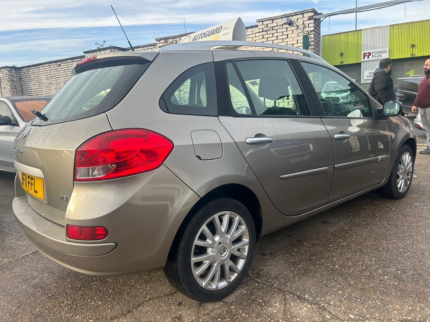 Used Renault Clio 2011 for sale - 76942664: Photo 4