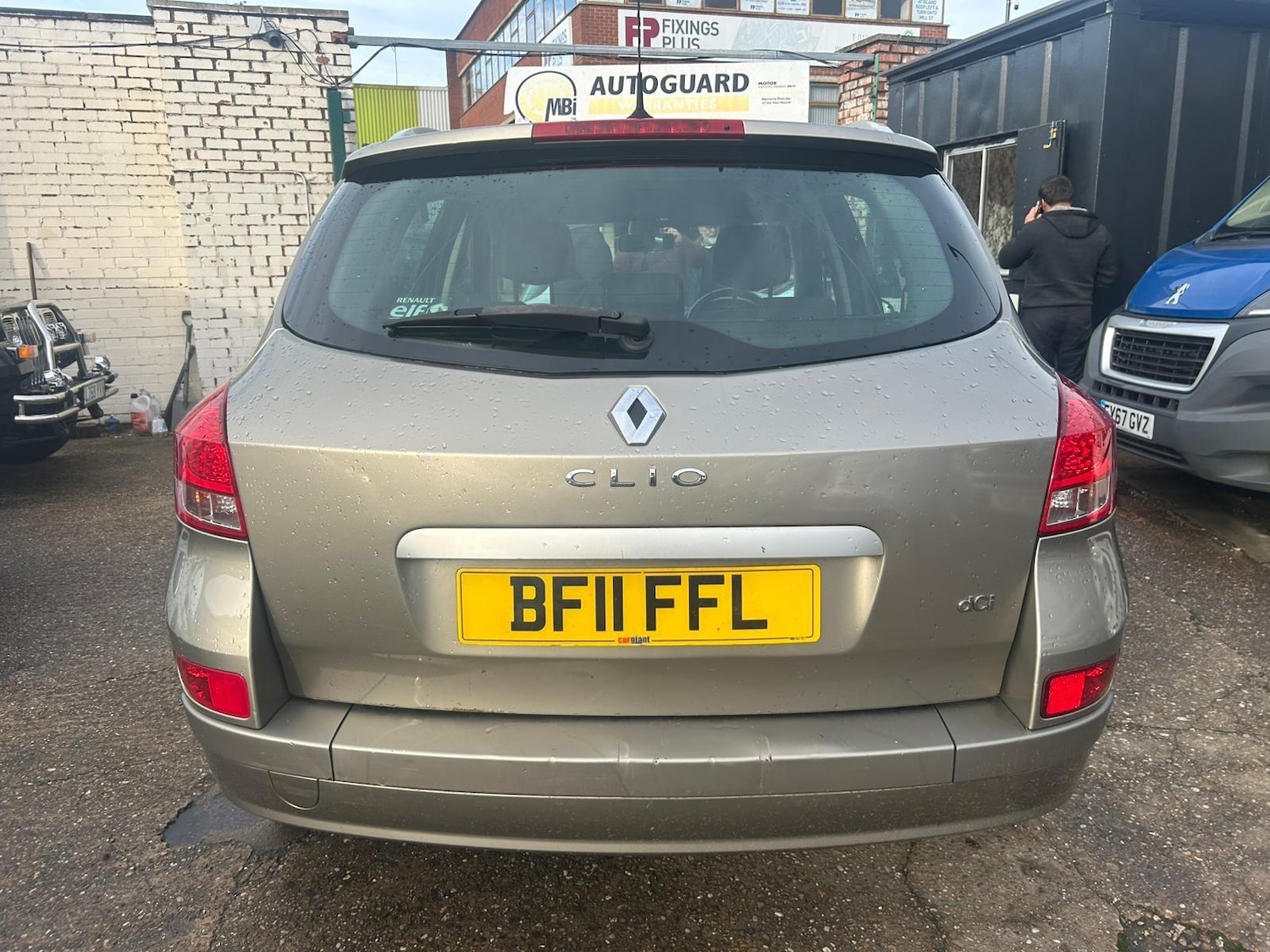 Used Renault Clio 2011 for sale - 76942664: Photo 8