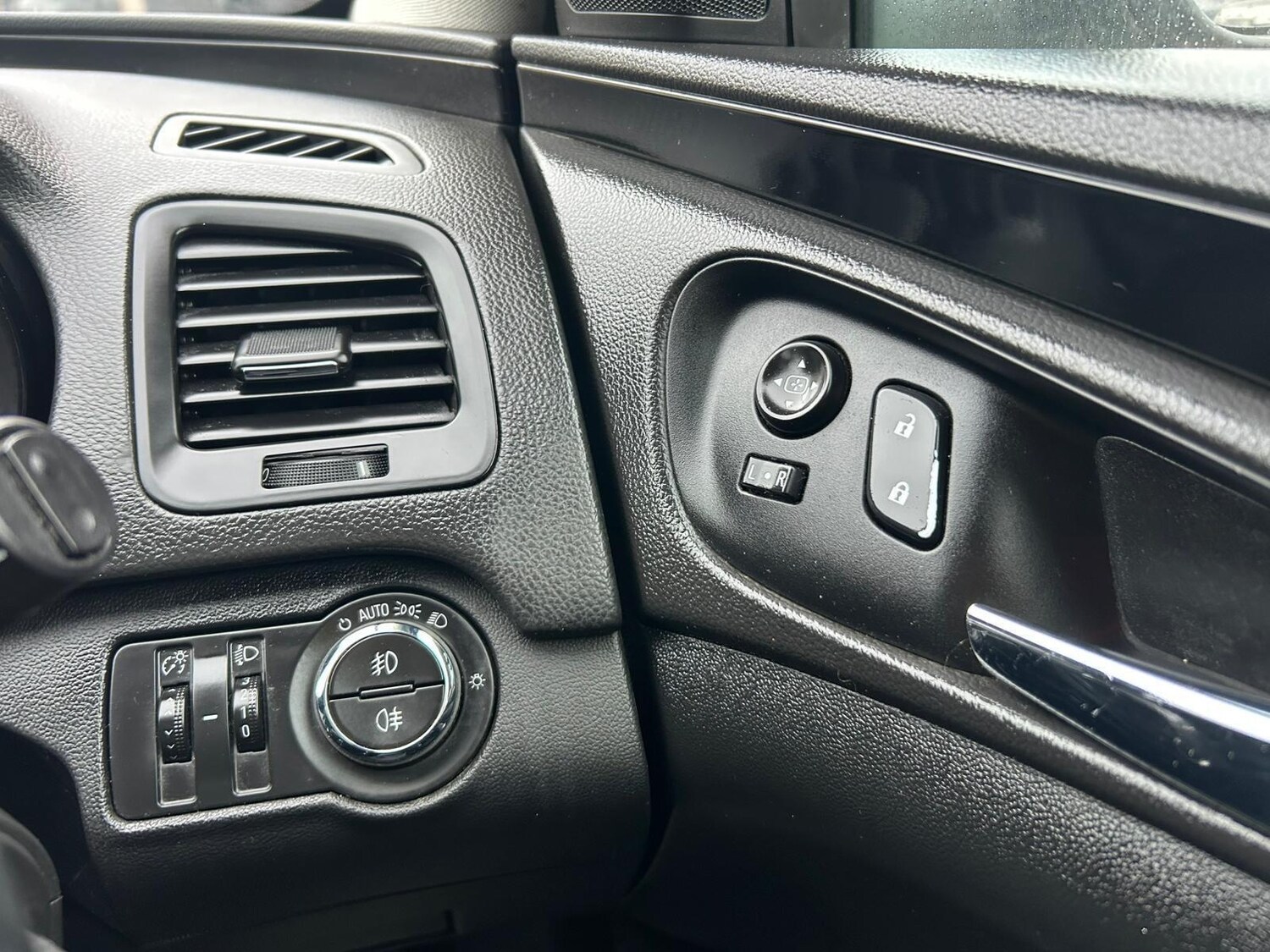 Used Vauxhall Insignia for sale - 77484097: Photo 13