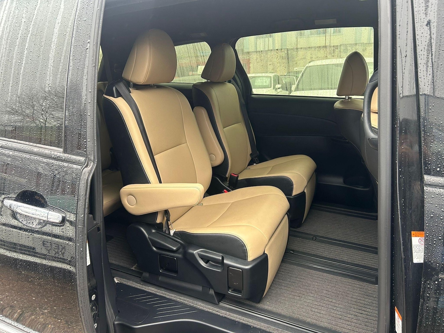 Used Toyota Estima 2024 for sale - 76592536: Photo 12