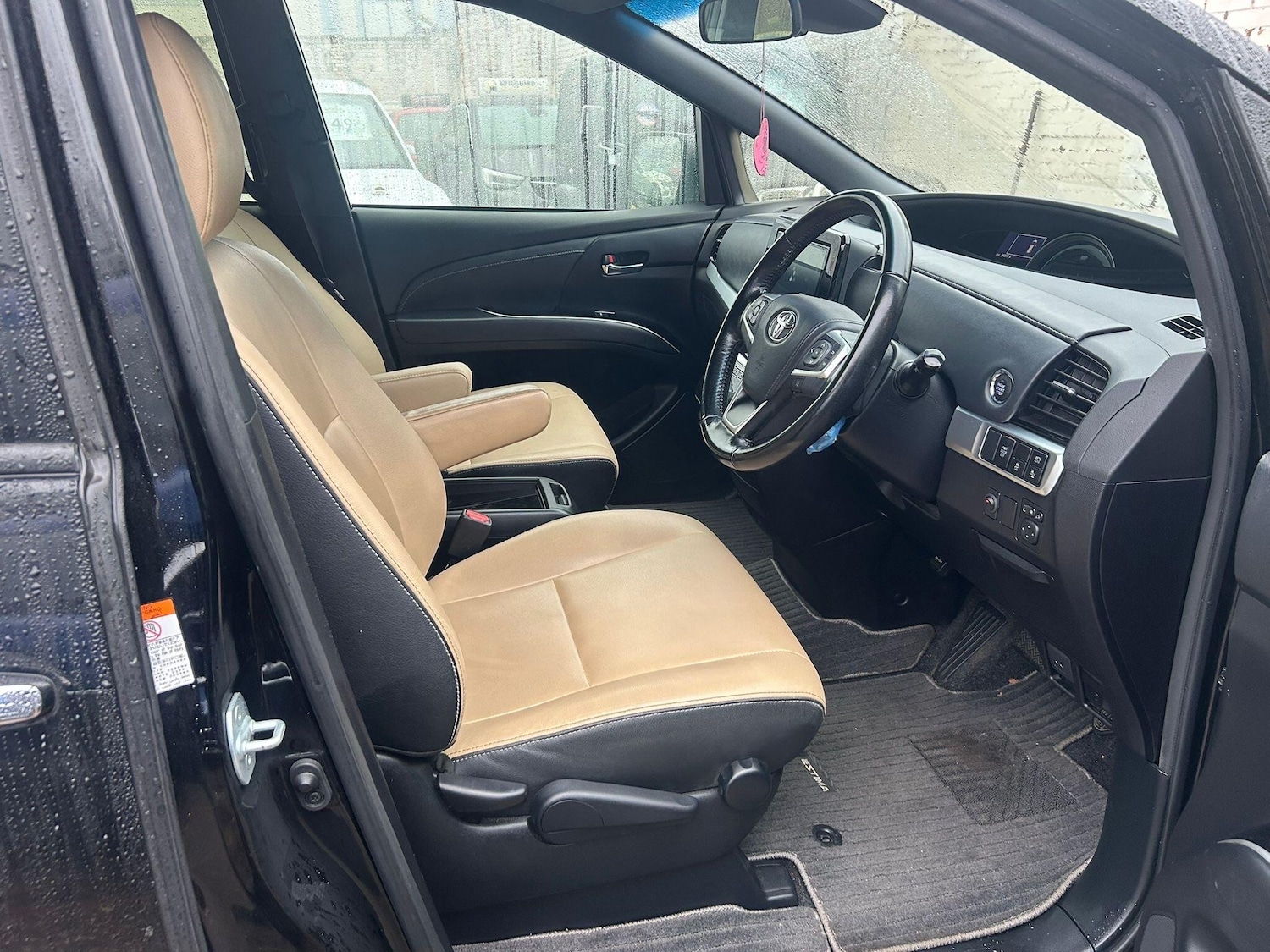 Used Toyota Estima 2024 for sale - 76592536: Photo 9