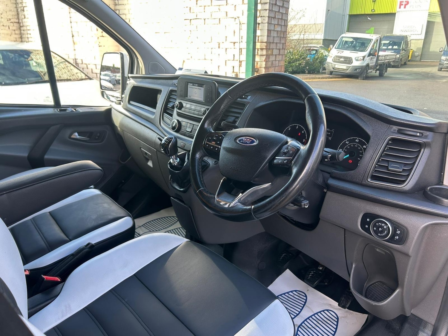 Used Ford Transit Custom 2018 for sale - 77351792: Photo 9