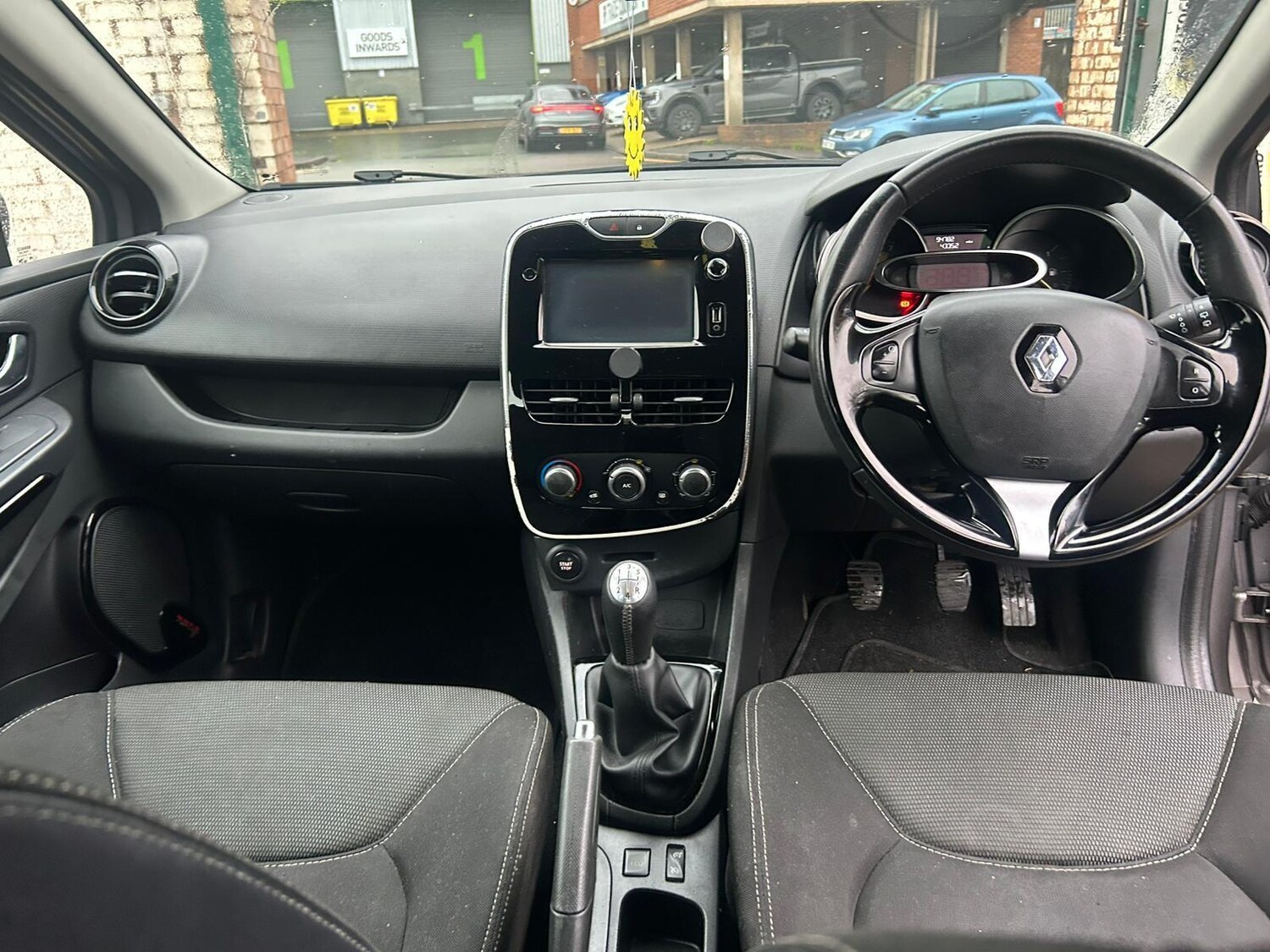 Used Renault Clio for sale - 77737762: Photo 9