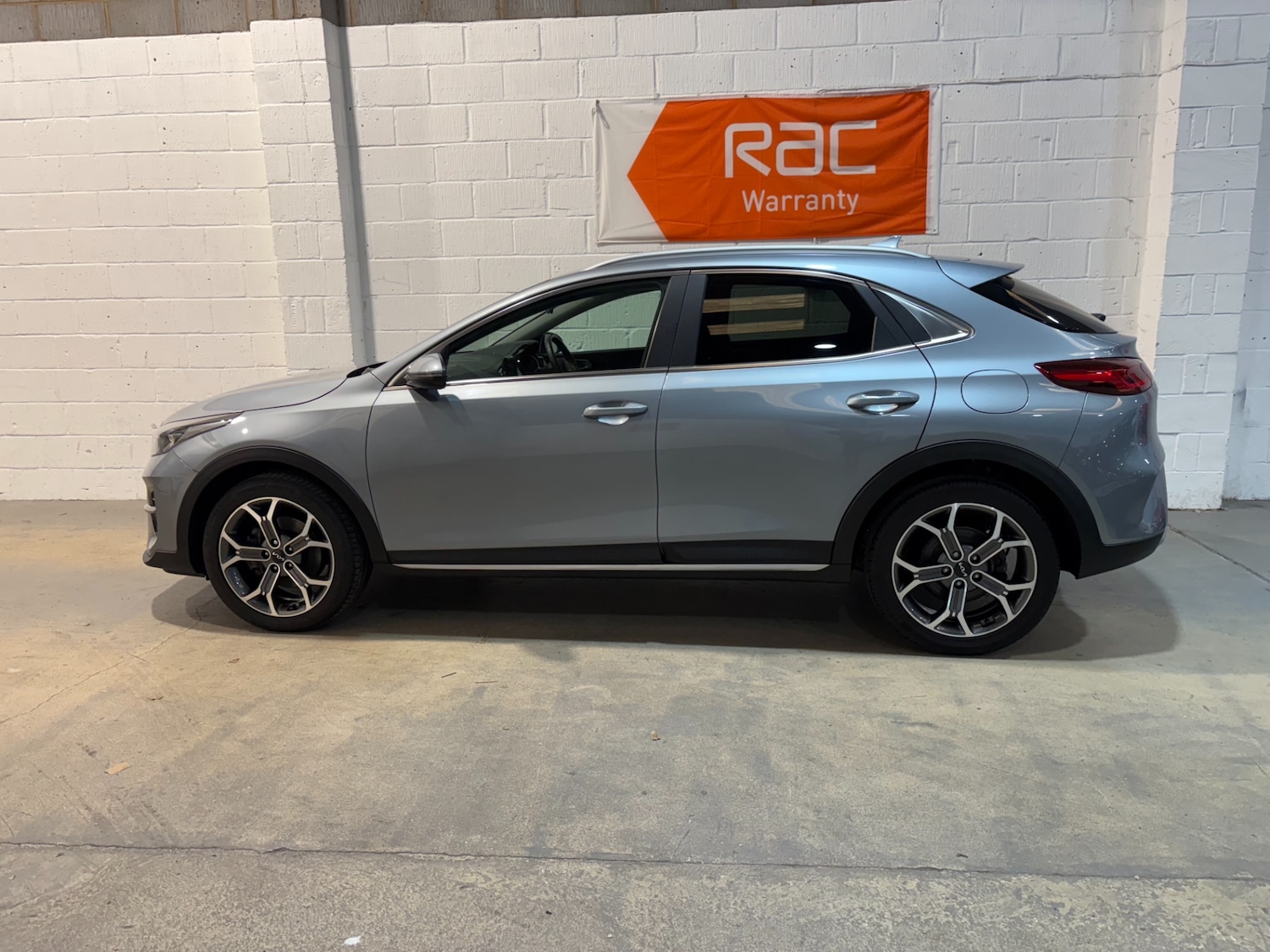 Used Kia XCeed 2022 for sale - 76090782: Photo 2