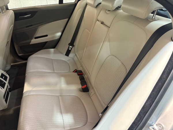 Used Jaguar XE 2017 for sale - 76089783: Photo 13