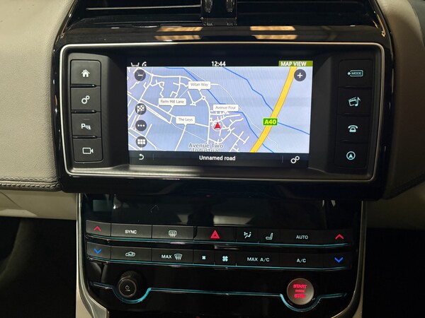 Used Jaguar XE 2017 for sale - 76089783: Photo 15
