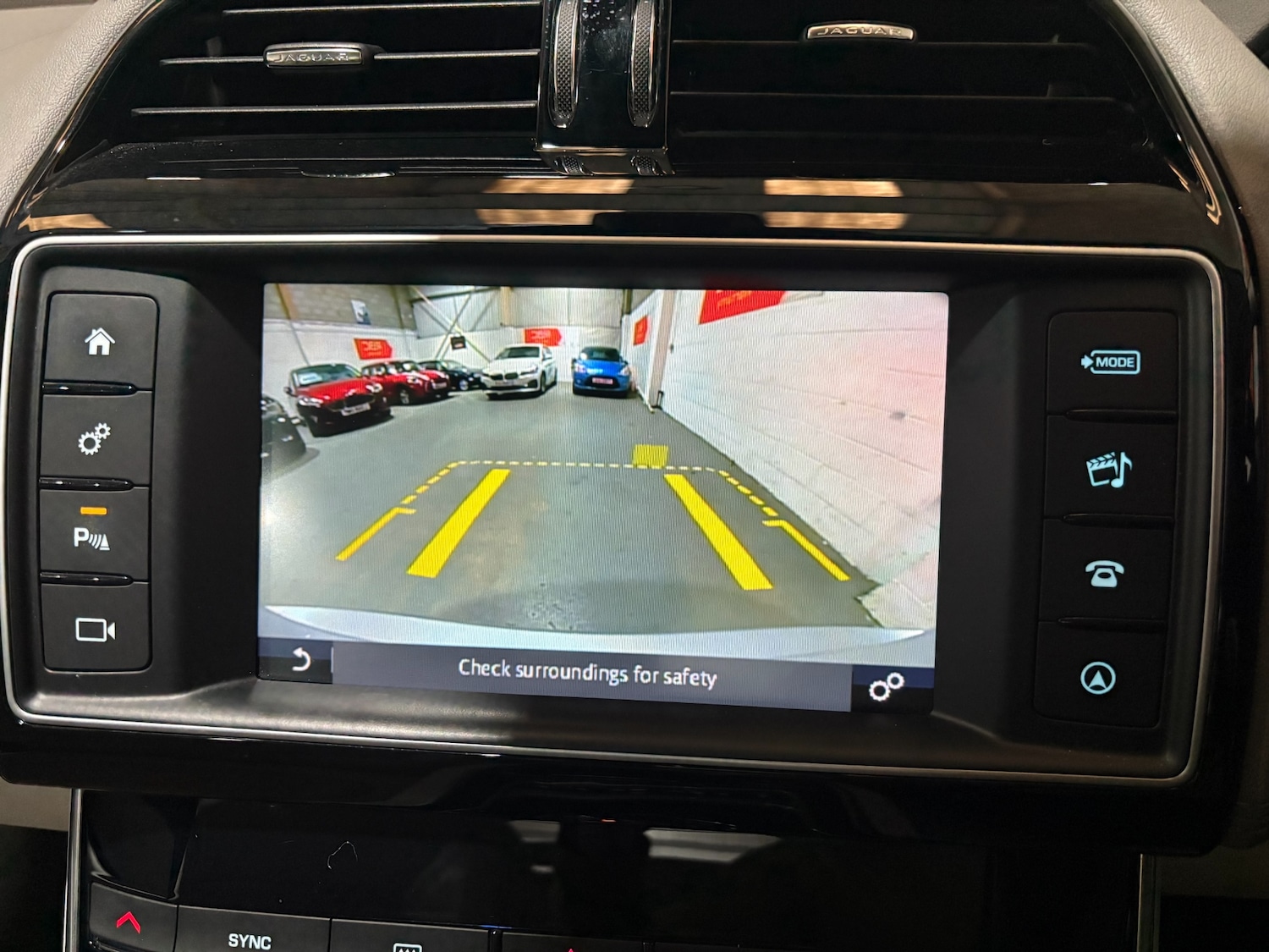 Used Jaguar XE 2017 for sale - 76089783: Photo 18