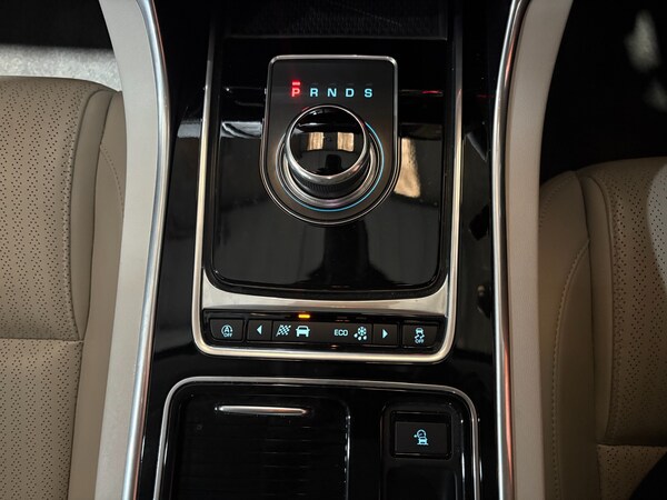Used Jaguar XE 2017 for sale - 76089783: Photo 19