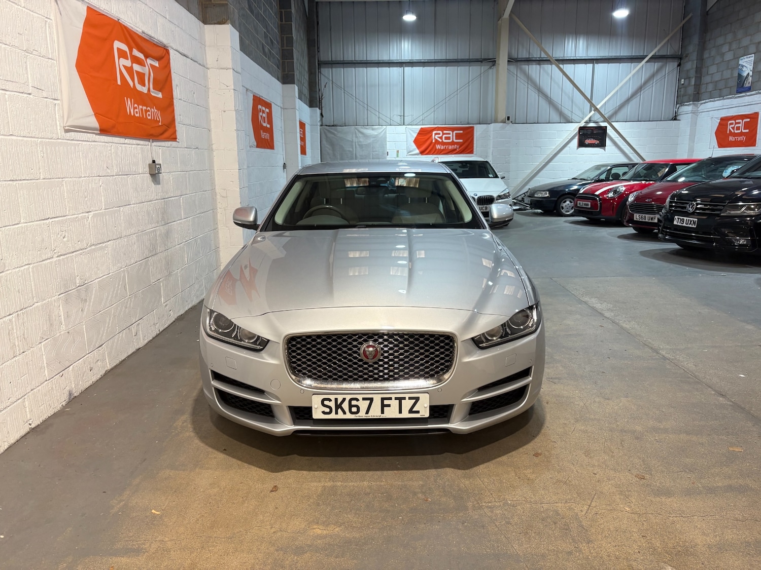 Used Jaguar XE 2017 for sale - 76089783: Photo 5