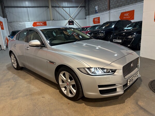 Used Jaguar XE 2017 for sale - 76089783: Photo 6