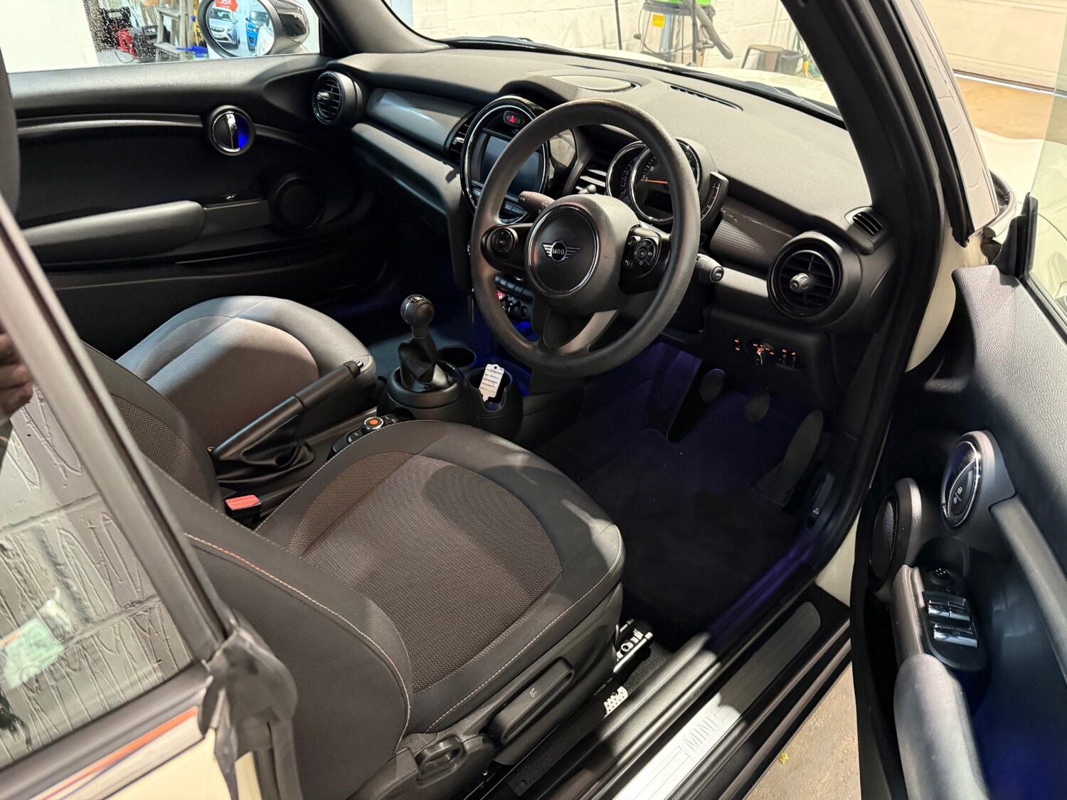 Used MINI Convertible 2020 for sale - 76719979: Photo 15