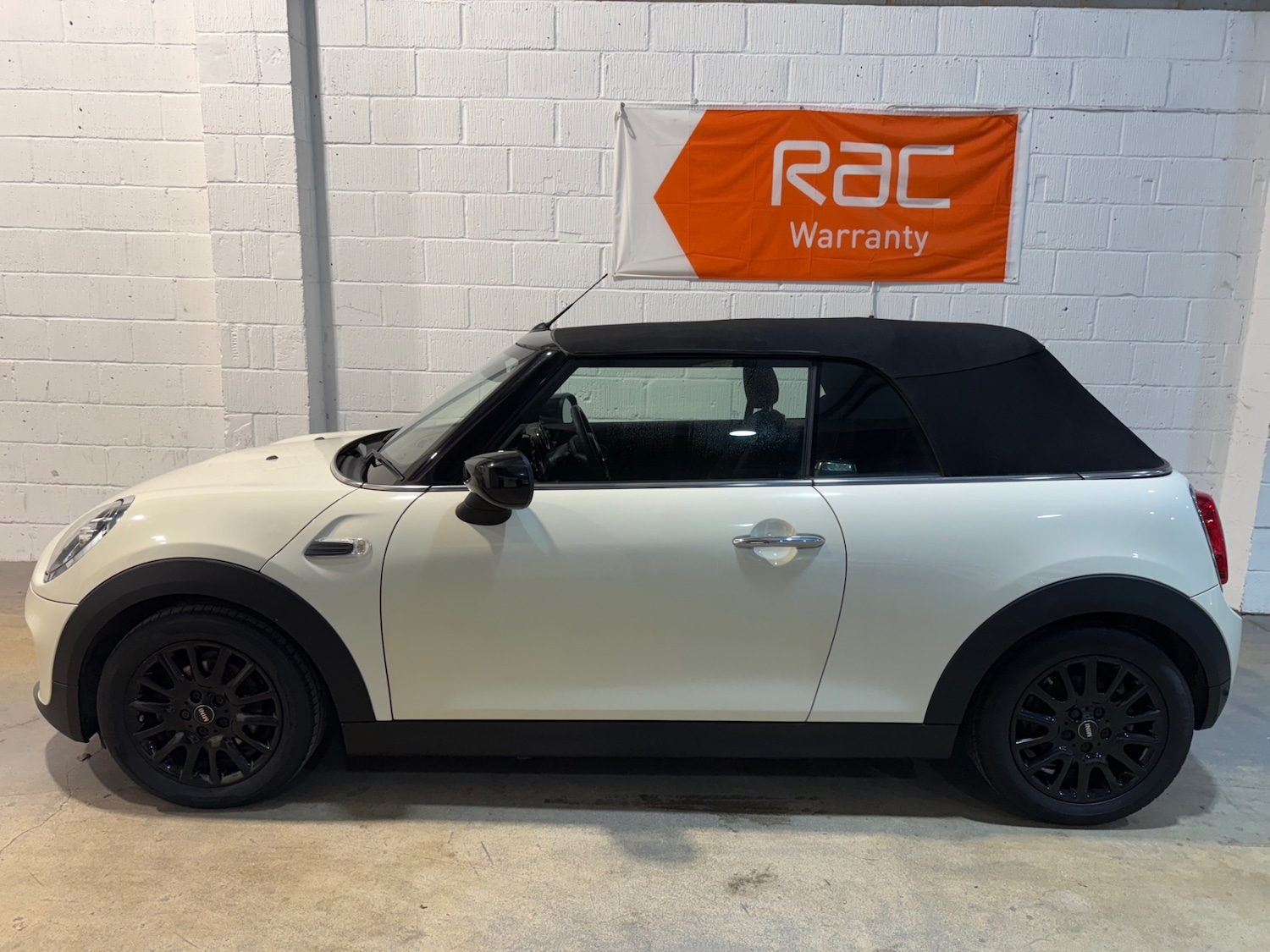 Used MINI Convertible 2020 for sale - 76719979: Photo 3