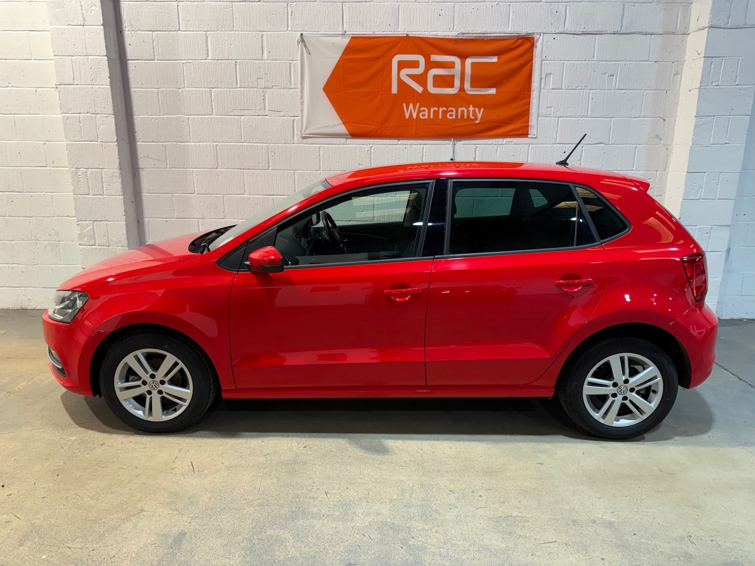 Used Volkswagen Polo 2017 for sale - 77759750: Photo 2