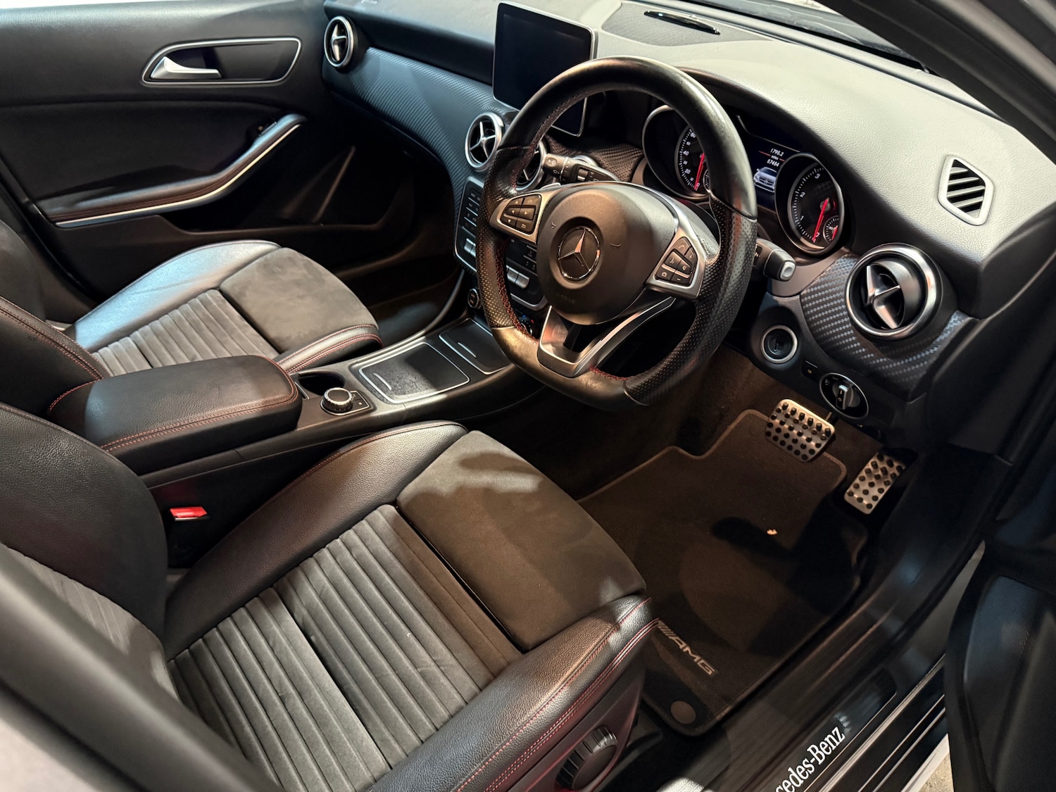 Used Mercedes-Benz A-Class 2015 for sale - 77568322: Photo 10