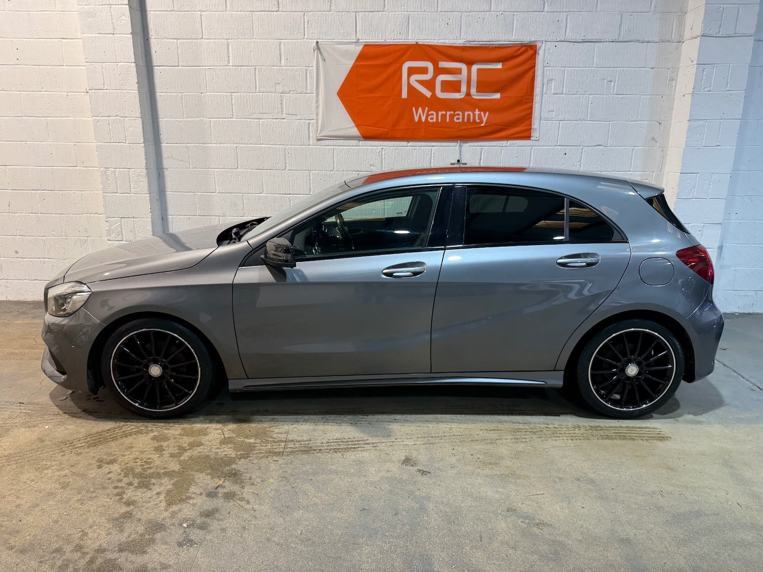 Used Mercedes-Benz A-Class 2015 for sale - 77568322: Photo 2